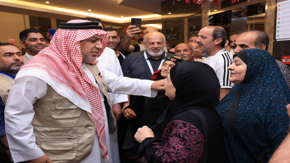 وزير الأوقاف والشؤون والمقدسات الإسلامية محمد الخلايلة يتفقد البعثة الأردنية في مكة المكرمة. (وكالة الأنباء الرسمية)