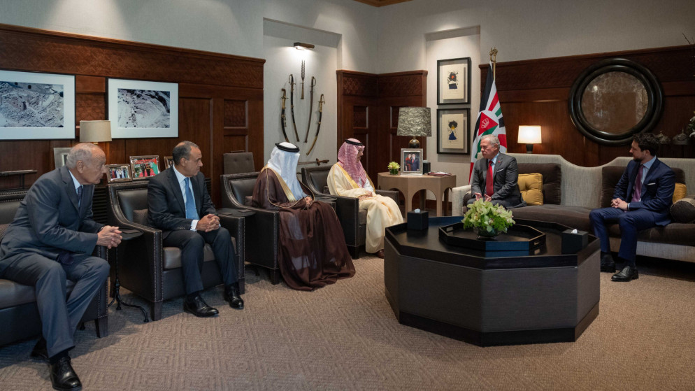 جلالة الملك عبدﷲ الثاني يستقبل وفد اللجنة الوزارية العربية الإسلامية المكلفة بالتحرك الدولي لوقف الحرب على غزة في قصر الحسينية