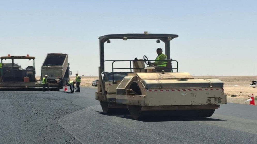 تأهيل طرق استراتيجية في معان والعقبة