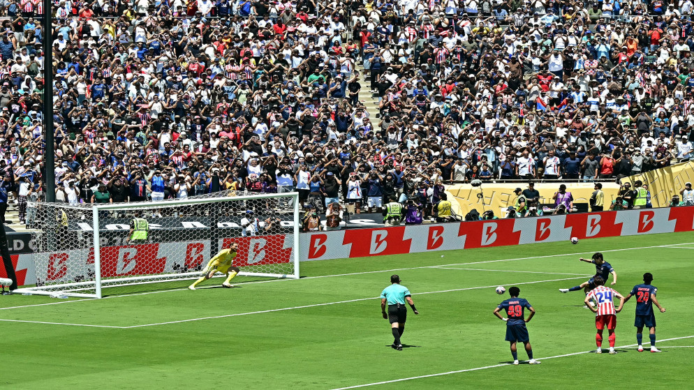 مباراة كرة القدم في كأس العالم للأندية 2025 بين باريس سان جيرمان الفرنسي وأتلتيكو مدريد الإسباني في لوس أنجلوس. 15/06/2025. (أ ف ب)