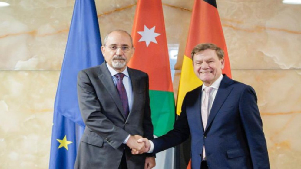 نائب رئيس الوزراء وزير الخارجية وشؤون المغتربين أيمن الصفدي مع نظيره الألماني يوهان دافيد فاديفول.