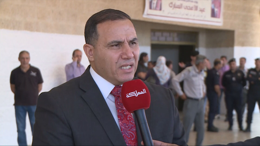 محافظ الزرقاء فراس أبو قاعود خلال حديثه لـ"المملكة" من مستشفى الزرقاء الحكومي. 19/6/2025. (المملكة)