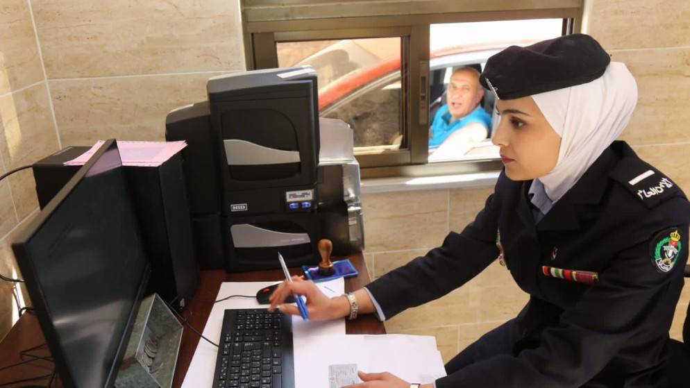 مديرية الأمن العام تفتتح محطة الترخيص من مركبتك في قسم ترخيص البلقاء (مديرية الأمن العام)