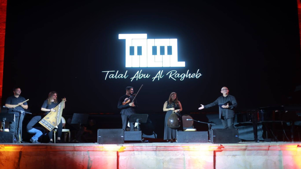 جانب من اختتام فعاليات "شهر الموسيقى" بحفل للموسيقار طلال أبو الراغب. (وزارة السياحة والآثار)