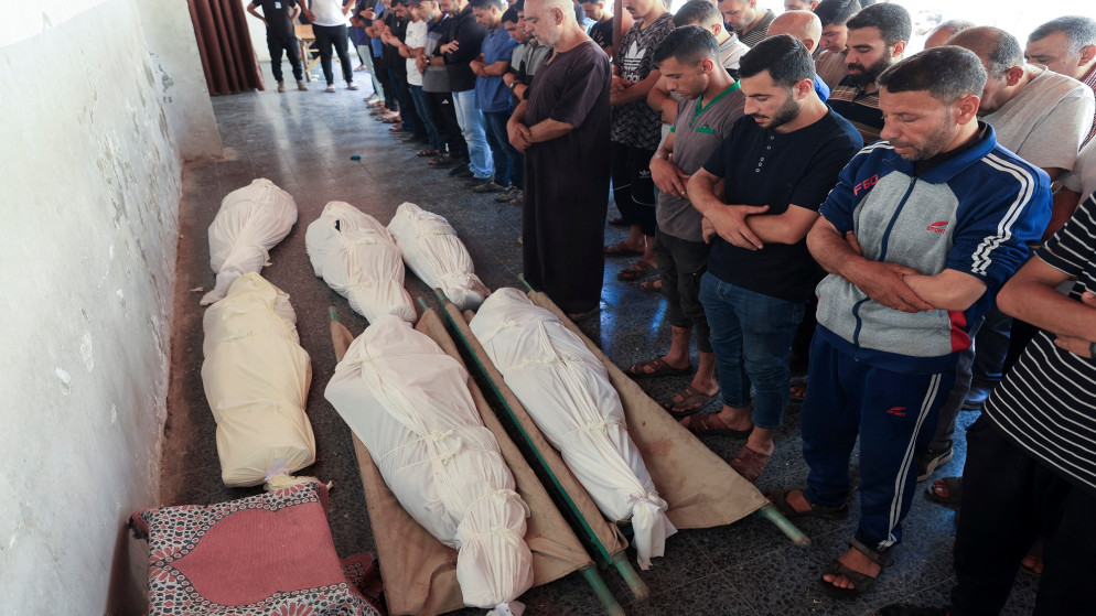 شهداء ارتقوا إثر غارة جوية إسرائيلية، وفقًا لوزارة الصحة في غزة، في مستشفى الأهلي العربي في مدينة غزة، 27 يونيو 2025. (رويترز)