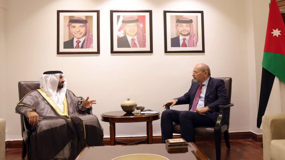 نائب رئيس الوزراء ووزير الخارجية وشؤون المغتربين أيمن الصفدي ورئيس البرلمان العربي محمد أحمد اليماحي. (وزارة الخارجية)