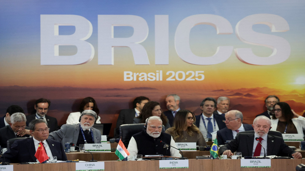 رؤساء دول ومسؤولون يحضرون قمة البريكس، في متحف الفن الحديث في ريو دي جانيرو، البرازيل، 6 تموز 2025. (رويترز)