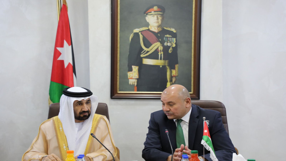 وزير الشؤون السياسية يستقبل رئيس البرلمان العربي