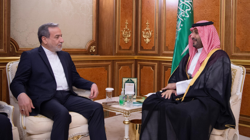 ولي العهد السعودي الأمير محمد بن سلمان، ووزير الخارجية الإيراني عباس عراقجي. (واس)