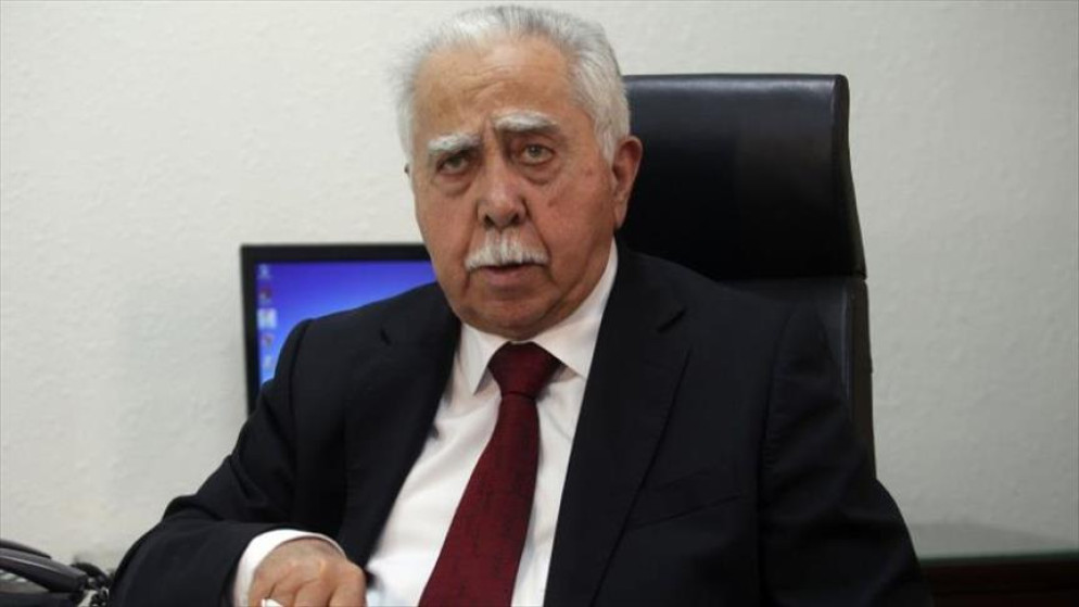 الوزير الأسبق عبد الرزاق طبيشات