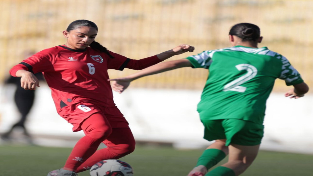 جانب من المباراة.