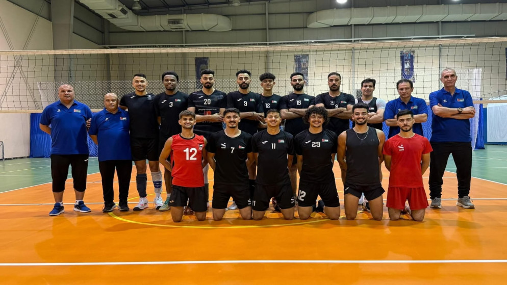 منتخب الطائرة يخسر أمام نظيره السعودي ببطولة غرب آسيا.