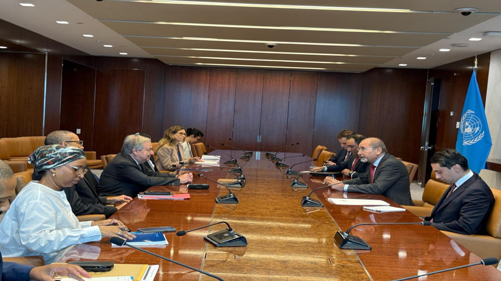 وزير الخارجية وشؤون المغتربين أيمن الصفدي يلتقي مع الأمين العام للأمم المتحدة أنطونيو غوتيريش، في مقر الأمم المتحدة في نيويورك.
