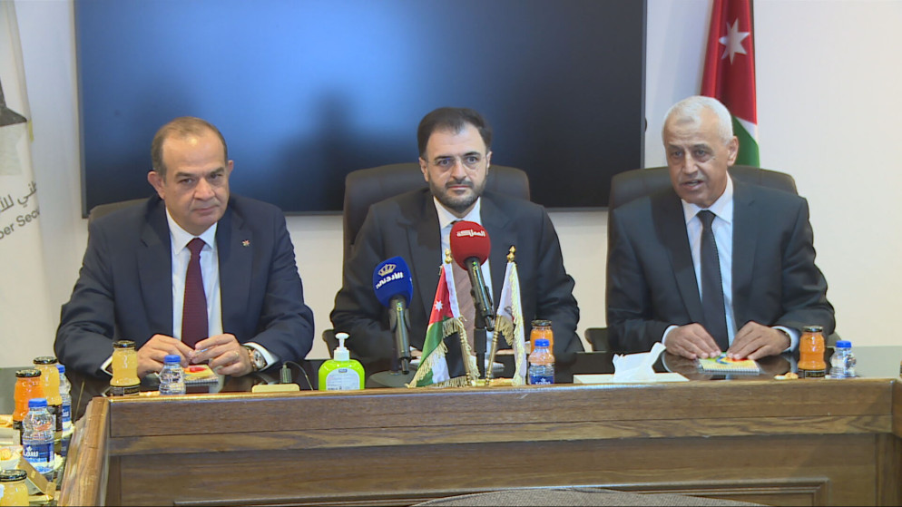 وزير الاتصالات السوري خلال زيارته للمركز الوطني للأمن السيبراني. (المملكة)
