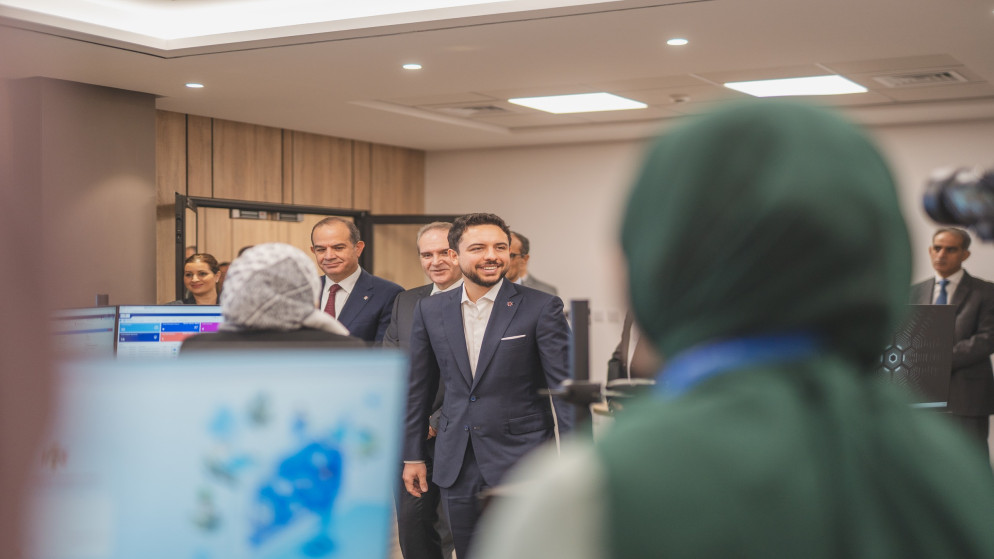 سمو الأمير الحسين بن عبدالله الثاني ولي العهد، يفتتح مركز الصحة الرقمية الأردني في لواء قصبة السلط، الذي أنشئ في إطار جهود المجلس الوطني لتكنولوجيا المستقبل، بهدف رفع مستوى الخدمات الطبية المقدمة.