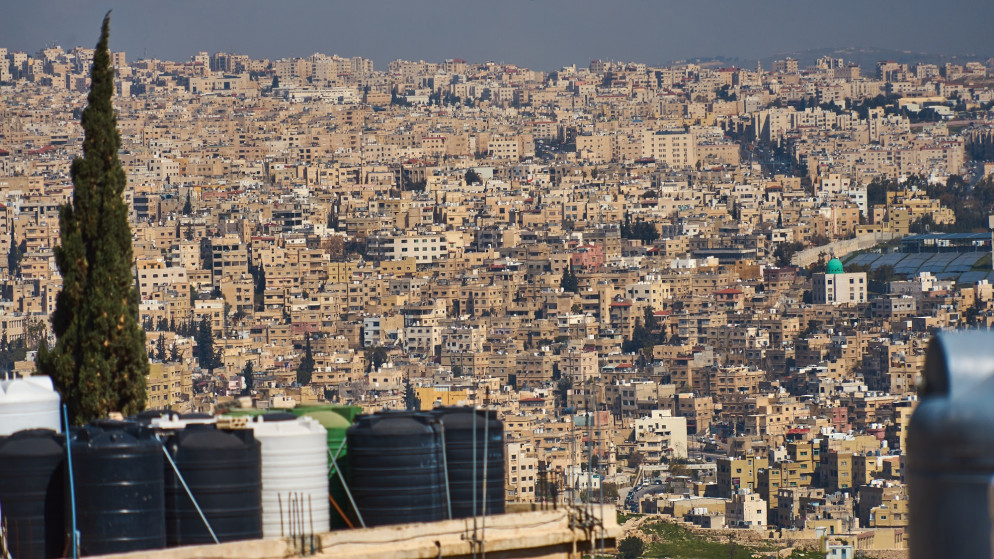 مشهد عام من عمّان في طقس حار. (istockphoto)