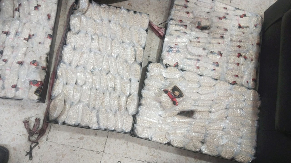 جانب من ضبط نصف مليون حبة كبتاغون في مركز الكرامة. (دائرة الجمارك الأردنية)