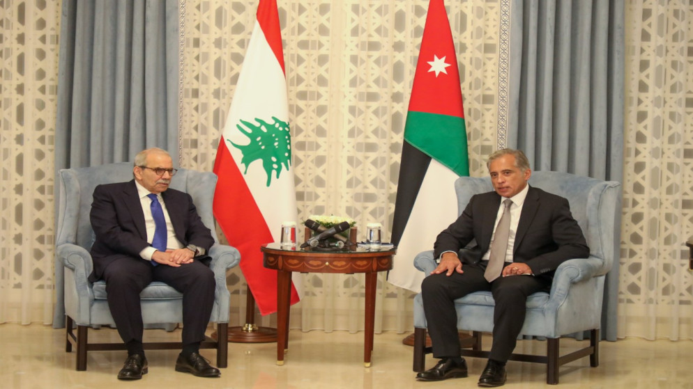 رئيس الوزراء جعفر حسان خلال مباحثات مع رئيس مجلس الوزراء اللبناني نواف سلام في رئاسة الوزراء.(رئاسة الوزراء)