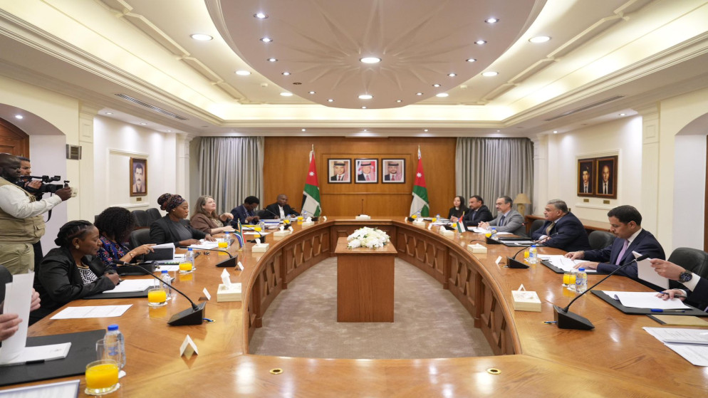 أمين عام وزارة الخارجية وشؤون المغتربين السفير ماجد القطارنة خلال مباحثات مع نائبة وزير الخارجية والتعاون في جنوب إفريقيا آنا ثاندي موراكا والتنسيق حول القضايا ذات الاهتمام المشترك. 19 آب 2025. (وزارة الخارجية)