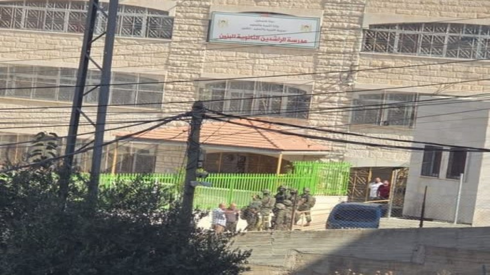 مركبة عسكرية إسرائيلية في الضفة الغربية المحتلة. (رويترز)