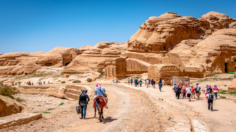 الطريق الرئيسي المؤدي إلى البترا. (istockphoto)
