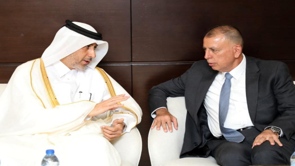 وزير الداخلية، مازن الفراية يستقبل الشيخ عبد العزيز بن فيصل بن محمد آل ثاني، وزير الدولة للشؤون الداخلية في دولة قطر.
