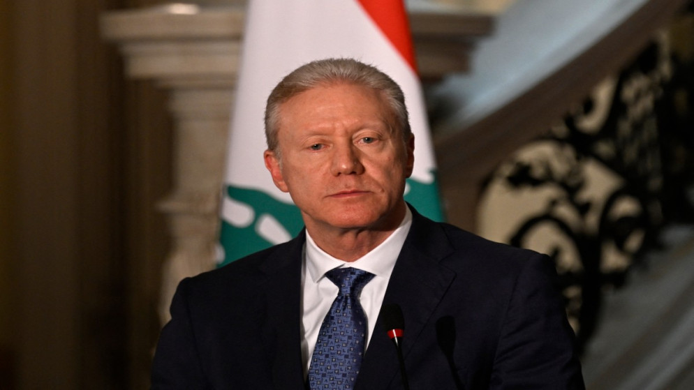 وزير الخارجية اللبناني يوسف راجي خلال مؤتمر صحفي مشترك مع نظيره المصري في مقر وزارة الخارجية في القاهرة. 22 نيسان 2025. (أ ف ب)
