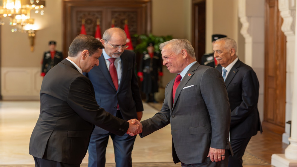 في أثناء مراسم بقصر بسمان الزاهر، تقبل جلالة الملك عبدالله الثاني أوراق اعتماد سفراء دول هولندا، والتشيلي، وهنغاريا، وفرنسا، والتشيك، وسلوفاكيا، وكينيا المعينين لدى البلاط الملكي الهاشمي.