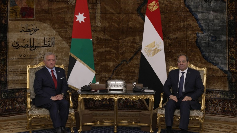 صورة أرشيفية لجلالة الملك عبدالله الثاني  والرئيس المصري عبدالفتاح السيسي. (الديوان الملكي الهاشمي)