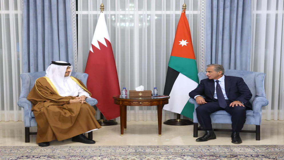 رئيس الوزراء جعفر حسان مع رئيس مجلس الوزراء وزير الخارجية القطري الشيخ محمد بن عبد الرحمن آل ثاني