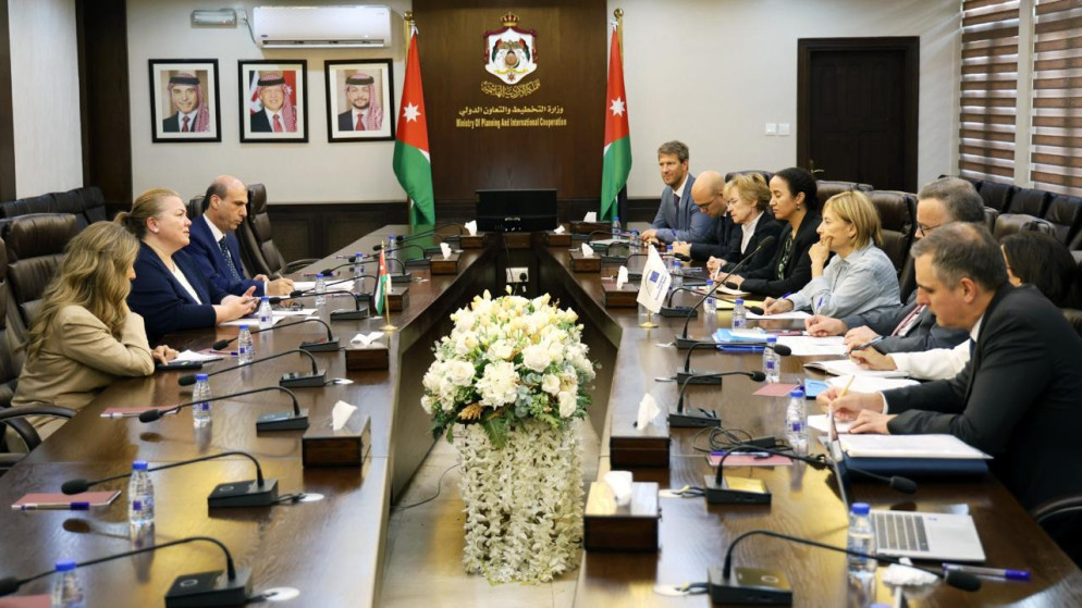 لقاء بين وزيرة التخطيط والتعاون الدولي زينة طوقان مع نائبة رئيس بنك الاستثمار الأوروبي جيلسومينا فيجليوتي