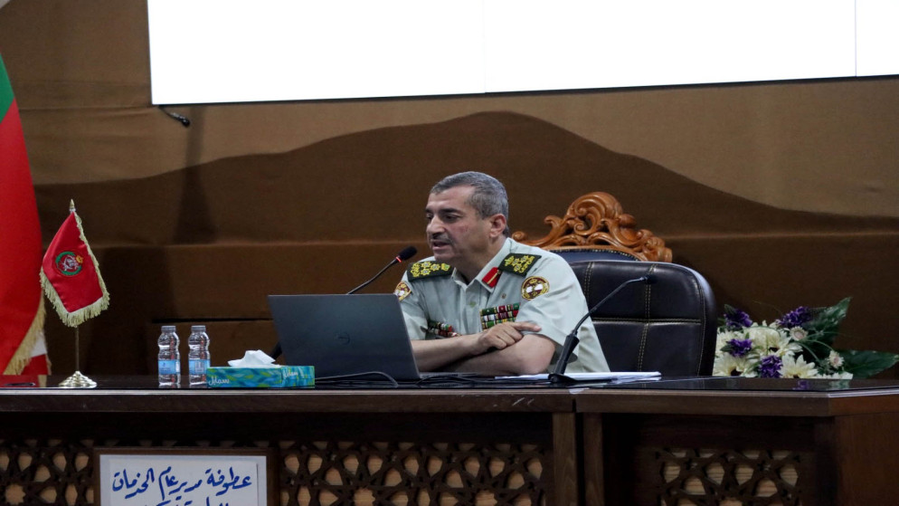 المدير العام للخدمات الطبية الملكية العميد الطبيب سهل الحموري يحاضر في كلية القيادة والأركان الملكية.