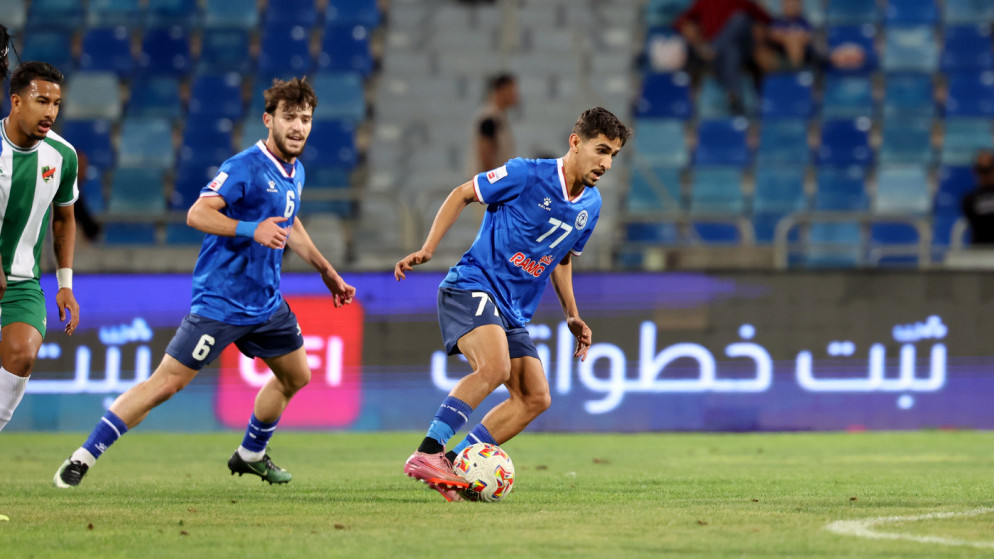 الرمثا يواصل صدارته للدوري الأردني للمحترفين.