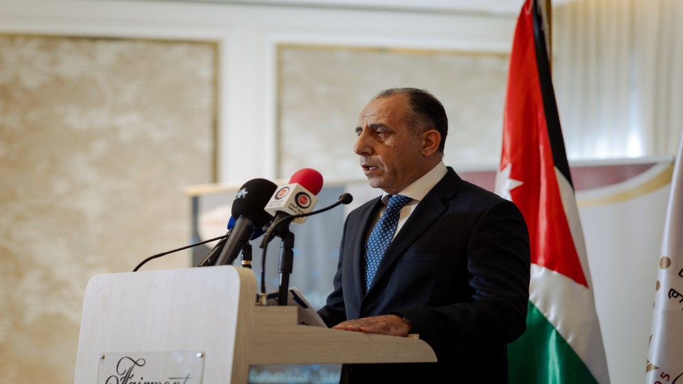 عضو مجلس مفوضي الهيئة ايمن الدرايسة خلال فعاليات ورشة العمل المتخصصة في الأمن السيبراني في سياق شبكات الهاتف المتنقل. (هيئة الاتصالات)