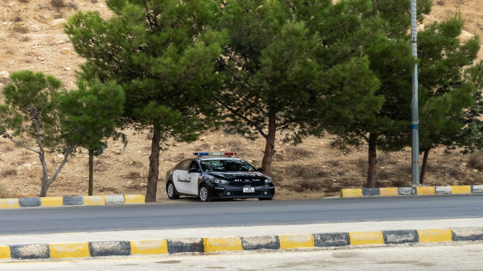 مركبة عسكرية تابعة للأمن العام.