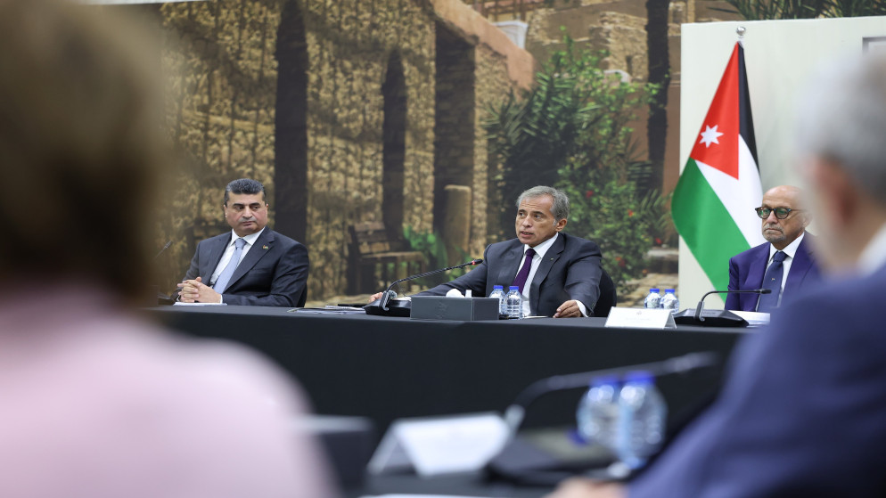 رئيس الوزراء من جلسة مجلس الوزارء في العقبة. 27 أيلول 2025