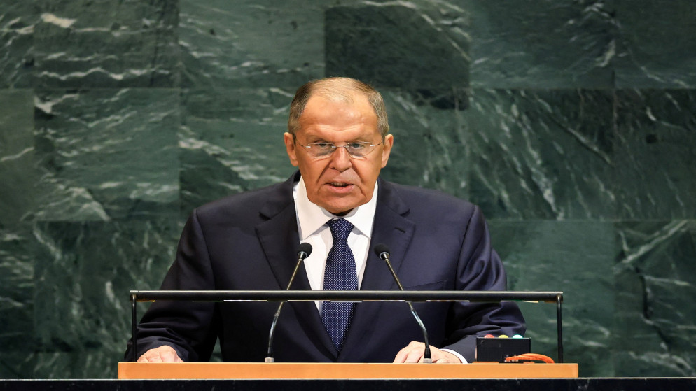 وزير الخارجية الروسي سيرغي لافروف يلقي كلمة أمام الجمعية العامة للأمم المتحدة في دورتها الثمانين، بمقر الأمم المتحدة في مدينة نيويورك، الولايات المتحدة، 27 سبتمبر/أيلول 2025. (رويترز)