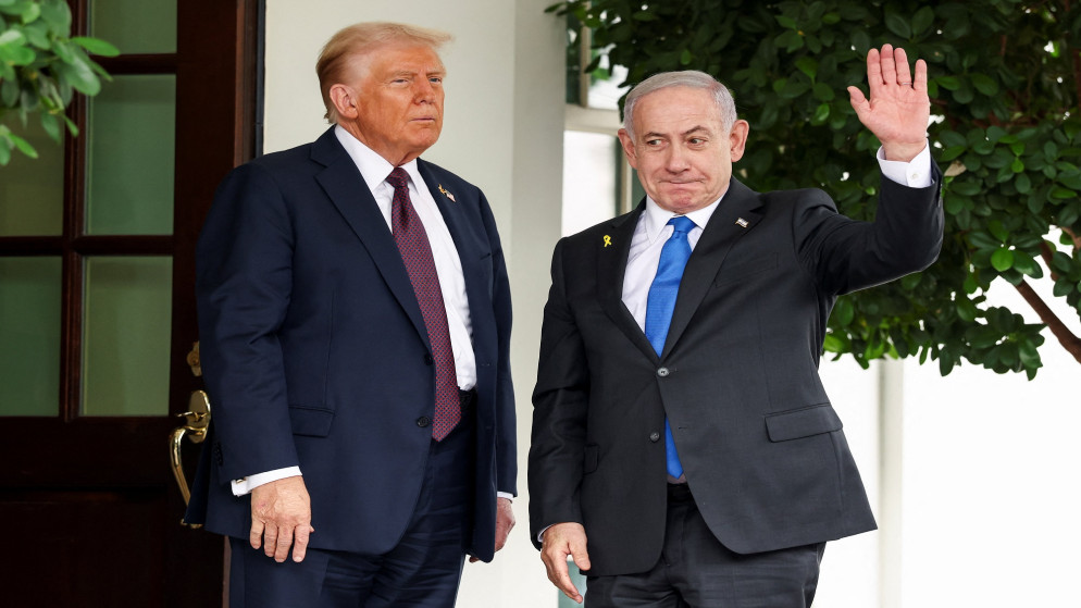 الرئيس الأميركي دونالد ترامب خلال استقباله رئيس الوزراء الإسرائيلي بنيامين نتنياهو في البيت الأبيض. (رويترز)
