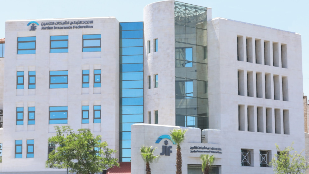 "اتحاد التأمين" يحذر من سماسرة منتشرين في مناطق ترخيص المركبات 