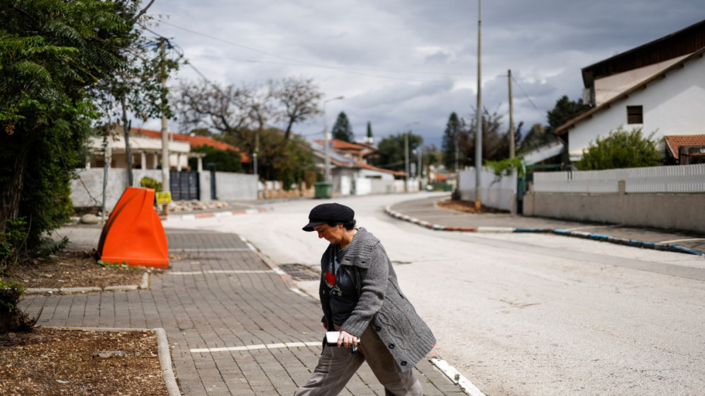 الإسرائيلية أيالا عمار في بلدة كريات شمونة الشمالية بالقرب من الحدود مع لبنان .30 مارس 2026.(أ ف ب)
