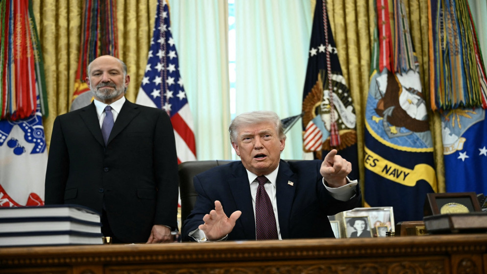 ترامب يهدد إيران باستهداف الجسور ثم محطات توليد الكهرباء