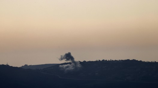  حزب الله يستهدف قاعدة إسرائيلية بعشرات الصواريخ "ردا" على قصف قرى لبنانية 
