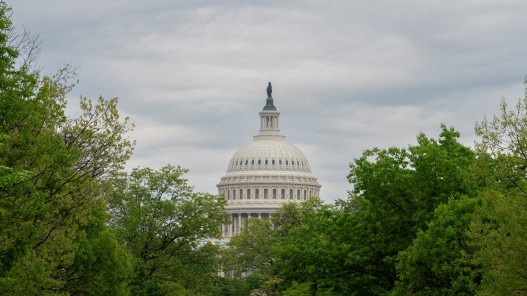 مجلس الشيوخ الأميركي يقترب من تمرير مساعدات لأوكرانيا وإسرائيل