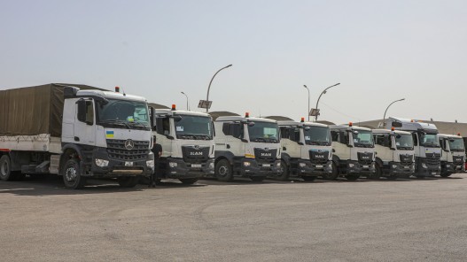 الأردن يسير قافلة مساعدات غذائية جديدة لغزة مكونة من 115 شاحنة