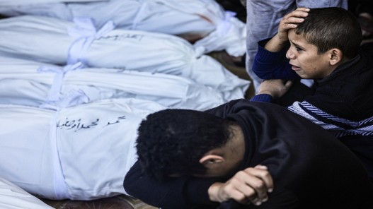  8 شهداء وعشرات الجرحى في قصف إسرائيلي على النصيرات 