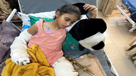 24 ساعة تفصل مستشفى شهداء الأقصى في غزة عن توقف خدماته بسبب نفاد الوقود