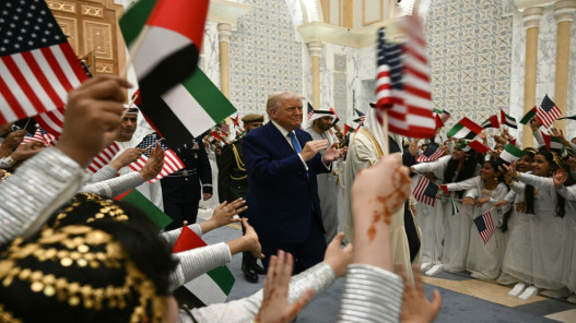  ترامب يغادر الإمارات مختتما جولته الخليجية بصفقات بمليارات الدولارات 