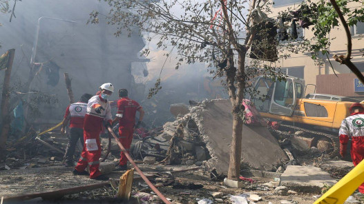  إسرائيل تعلن شنّ ضربات في طهران مع إطلاق إيران صواريخ 