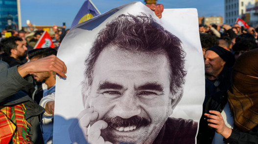  وفد من حزب مؤيد للأكراد يزور أوجلان في سجنه عشية لقاء مع أردوغان 