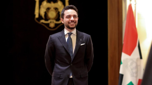  ولي العهد يشيد بجهود الدفاع المدني في إخماد حرائق سوريا 